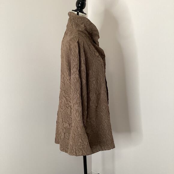 Chico’s Travelers Open Front Textured Blazer Jacket Bell Sleeves Size 2 (12/14) - Picture 4 of 13